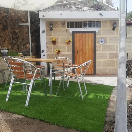 Casita Rural Y Casa Cueva El Perucho Semesterbostad *