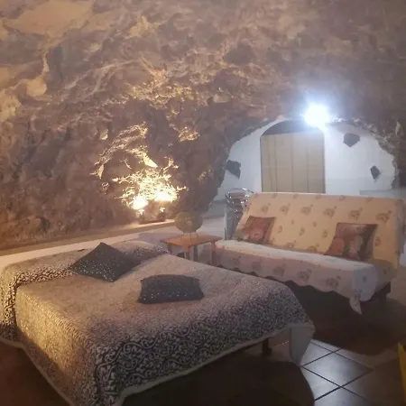 Semesterbostad Casita Rural Y Casa Cueva El Perucho *
